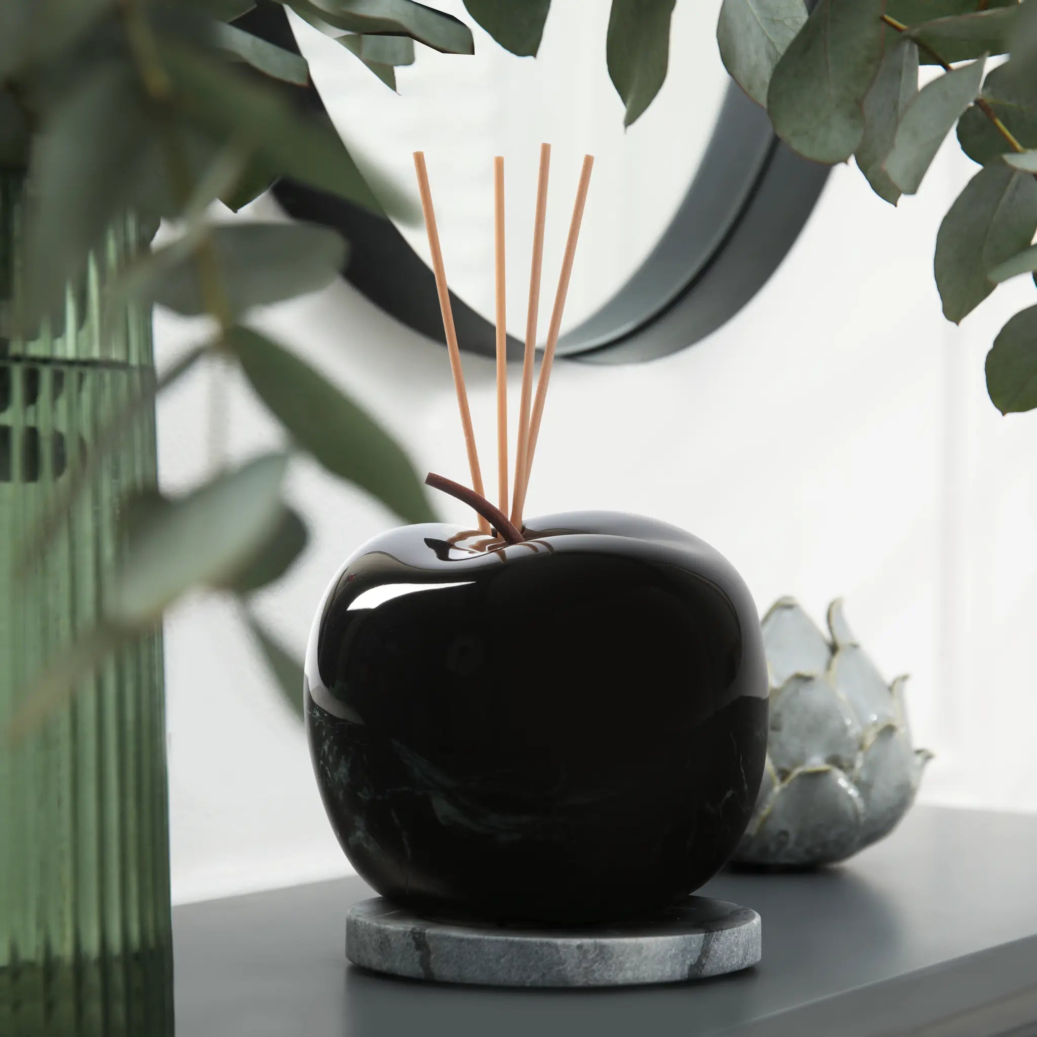 MELA in ceramica NERA Ø19x h19 cm – Profumatori